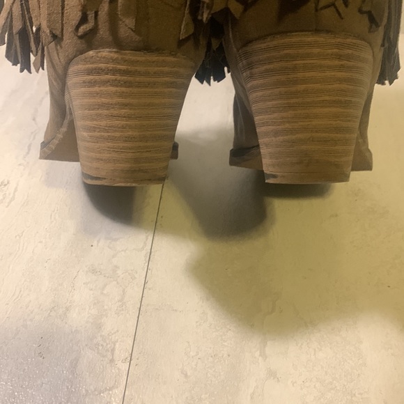 Forever 21 Women’s Brown Faux Suede Fringe Block Heel Western Ankle Boots - Picture 10 of 12